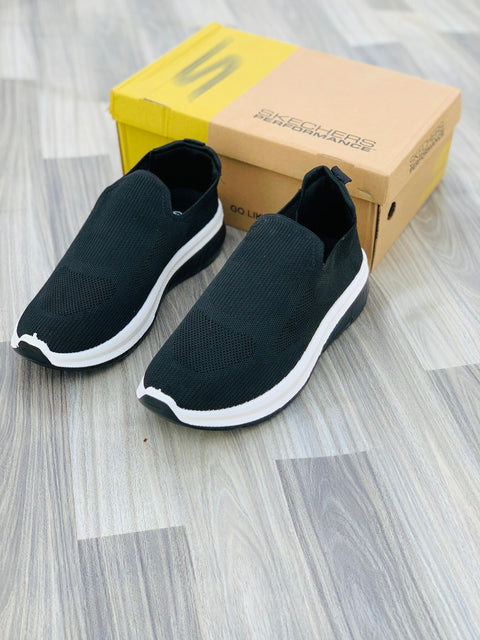 Skechers – Black